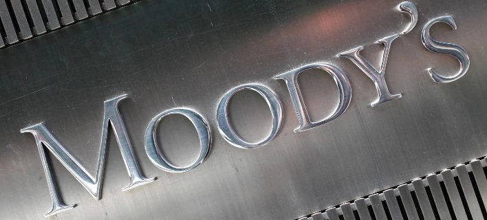 Νέα «ρουκέτα» Moody’s: Υποβάθμιση της Ελλάδας, εάν δεν περικοπούν οι συντάξεις